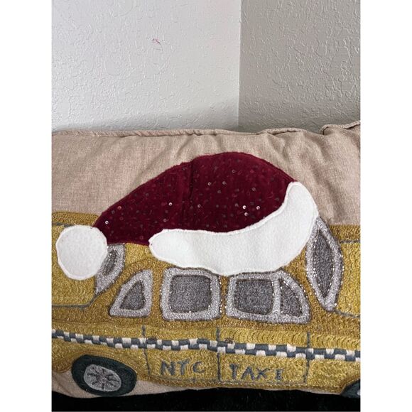 Pottery Barn ~NYC YELLOW TAXI~ Christmas PILLOW  ~VINTAGE~ Classic VHTF - Picture 2 of 7